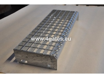 Galvanized steel stairtread SP; 34x38/30x2; 700x200 mm